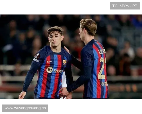 德容 vs 加维:新生代中场的战术角色与比赛影响力对比 德容 vs 加维:新生代中场的战术角色与比赛影响力对比