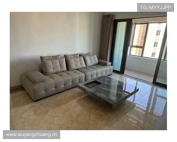 刚刷到古力家客厅照，沙发比我整套房还值钱